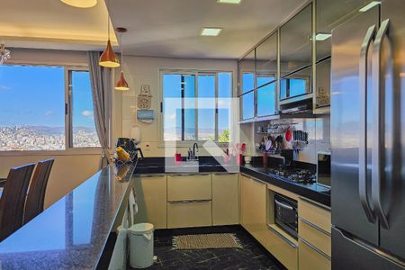 Cozinha de apartamento à venda com 3 quartos, 184m² em Monsenhor Messias, Belo Horizonte