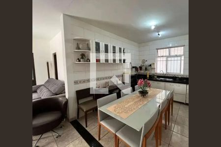 Sala de casa para alugar com 5 quartos, 396m² em Buritis, Belo Horizonte