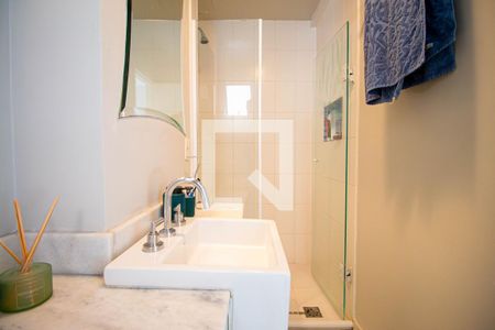 Banheiro de apartamento à venda com 2 quartos, 66m² em Santo Amaro, São Paulo