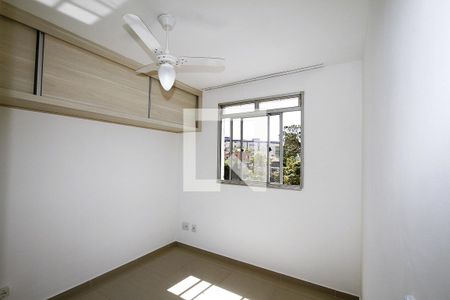Quarto 1 de apartamento para alugar com 2 quartos, 47m² em João Pinheiro, Belo Horizonte