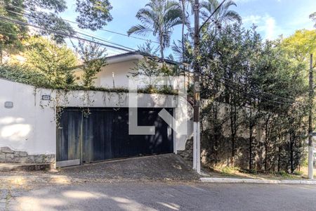 Fachada de casa à venda com 5 quartos, 600m² em Pacaembu, São Paulo