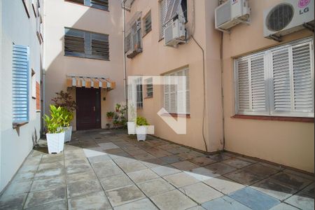 Fachada do bloco de apartamento para alugar com 3 quartos, 75m² em Passo D’areia, Porto Alegre
