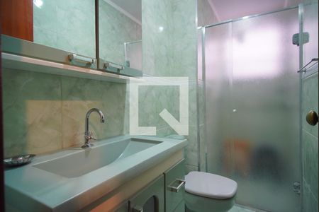 Banheiro de apartamento para alugar com 3 quartos, 75m² em Passo D’areia, Porto Alegre