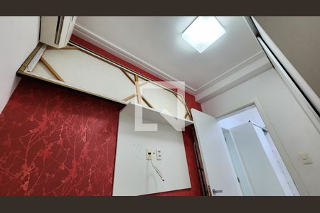 Quarto de Serviço de apartamento para alugar com 4 quartos, 201m² em Embaré, Santos