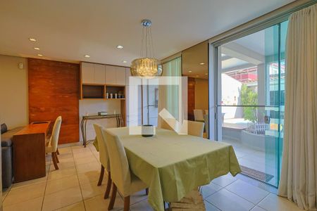 Sala de casa à venda com 4 quartos, 292m² em Cidade Nova, Belo Horizonte