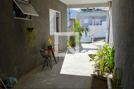 Garagem de casa de condomínio à venda com 3 quartos, 160m² em Tanque, Rio de Janeiro