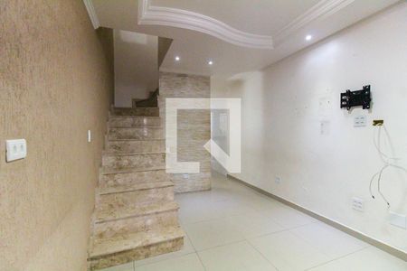 Sala de casa de condomínio à venda com 2 quartos, 82m² em Vila Carmosina, São Paulo
