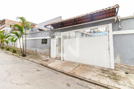 Fachada de casa de condomínio à venda com 2 quartos, 72m² em Vila Carmosina, São Paulo