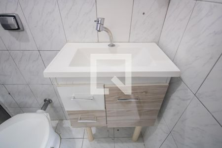 Banheiro de casa para alugar com 1 quarto, 55m² em Helena Maria, Osasco