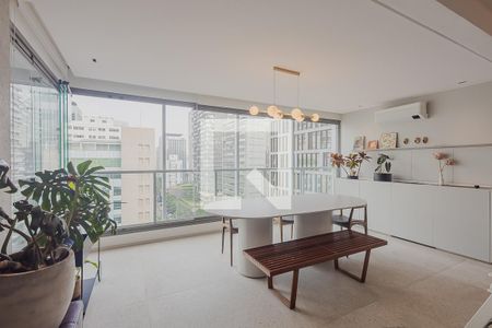 Sala de apartamento à venda com 3 quartos, 124m² em Jardim Paulistano, São Paulo