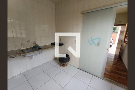 Casa para alugar com 2 quartos, 104m² em Floramar, Belo Horizonte