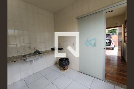 Casa para alugar com 2 quartos, 104m² em Floramar, Belo Horizonte