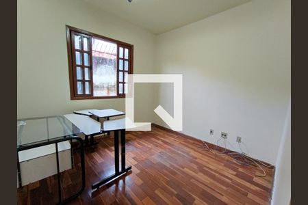 Casa para alugar com 2 quartos, 104m² em Floramar, Belo Horizonte