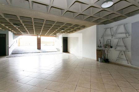 Garagem de casa para alugar com 3 quartos, 302m² em Chácara Seis de Outubro, São Paulo