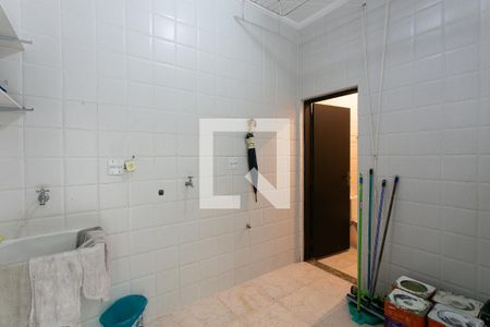 Área de Serviço de casa para alugar com 3 quartos, 302m² em Chácara Seis de Outubro, São Paulo