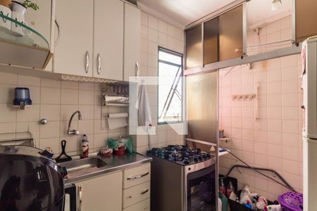 Cozinha de apartamento à venda com 2 quartos, 52m² em Vila Carmosina, São Paulo