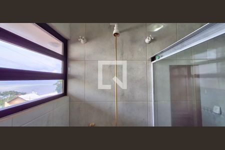 Banheiro Suíte 1 de casa para alugar com 3 quartos, 360m² em Itaguaçu, Florianópolis