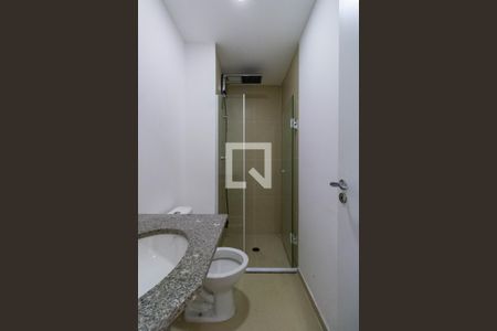 Banheiro de kitnet/studio para alugar com 1 quarto, 25m² em Vila Andrade, São Paulo