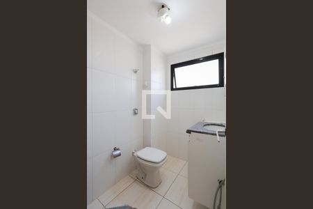 Banheiro de apartamento à venda com 2 quartos, 57m² em Vila Romero, São Paulo