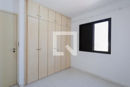 Quarto 1 de apartamento para alugar com 2 quartos, 57m² em Vila Romero, São Paulo