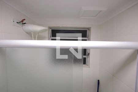 Banheiro 1 de apartamento para alugar com 2 quartos, 47m² em Parque Sao Vicente, Santo André