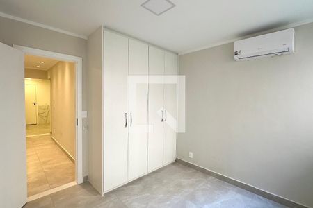 Quarto 01 de apartamento à venda com 2 quartos, 70m² em Copacabana, Rio de Janeiro