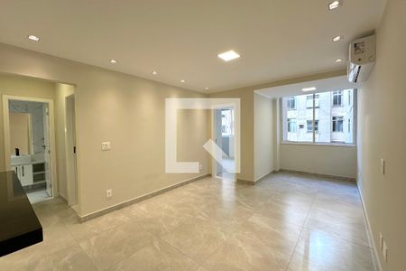 Sala de apartamento à venda com 2 quartos, 70m² em Copacabana, Rio de Janeiro