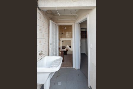 Área de Serviço de casa para alugar com 2 quartos, 323m² em Liberdade, São Paulo