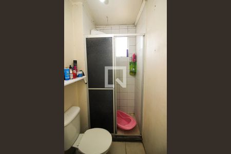 Banheiro de apartamento para alugar com 2 quartos, 33m² em  Vila Nova, Porto Alegre