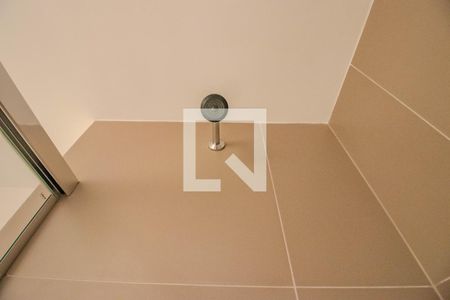 Banheiro da Suíte de apartamento à venda com 1 quarto, 60m² em Chácara das Pedras, Porto Alegre