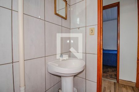 Banheiro de apartamento à venda com 2 quartos, 45m² em Rubem Berta, Porto Alegre