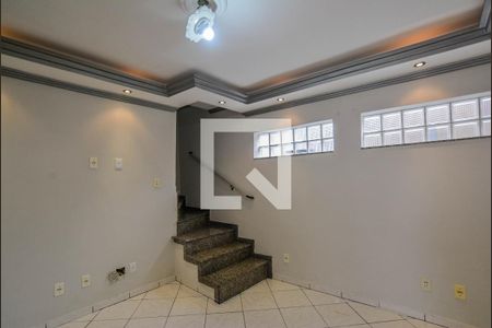 Sala de casa para alugar com 1 quarto, 60m² em Vila Luzita, Santo André