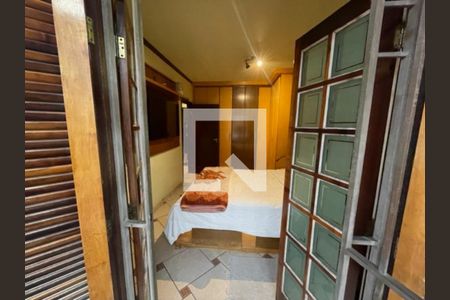Casa à venda com 3 quartos, 220m² em Vila Camilópolis, Santo André