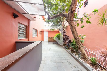 Quintal de casa à venda com 4 quartos, 212m² em Km 18, Osasco