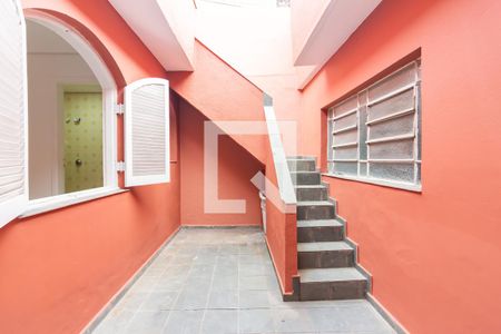 Quintal de casa à venda com 4 quartos, 212m² em Km 18, Osasco
