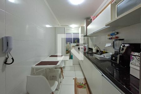 Cozinha de apartamento para alugar com 2 quartos, 70m² em Canto do Forte, Praia Grande