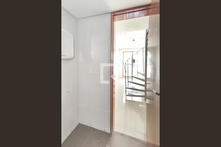 Banheiro de apartamento à venda com 3 quartos, 58m² em Santos Dumont, São Leopoldo