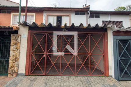 Fachada de casa à venda com 4 quartos, 160m² em Vila Cordeiro, São Paulo