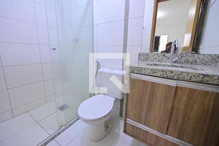 Banheiro 2 de apartamento para alugar com 2 quartos, 63m² em Parque Amazonia, Goiânia