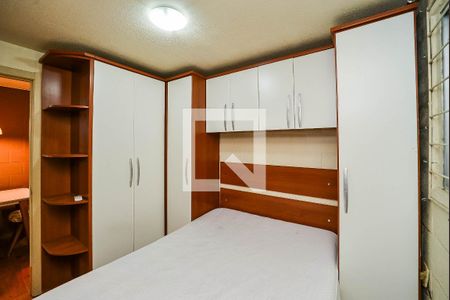 Quarto 1 de apartamento para alugar com 2 quartos, 40m² em Rubem Berta, Porto Alegre