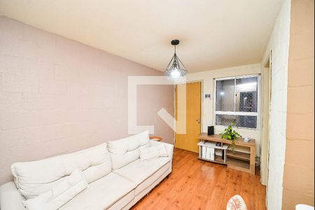 Sala de apartamento para alugar com 2 quartos, 40m² em Rubem Berta, Porto Alegre