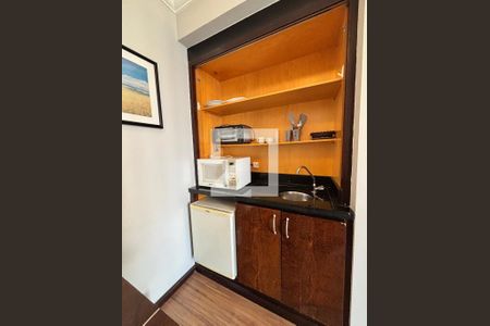 Sala/Cozinha de apartamento para alugar com 1 quarto, 69m² em Moema, São Paulo
