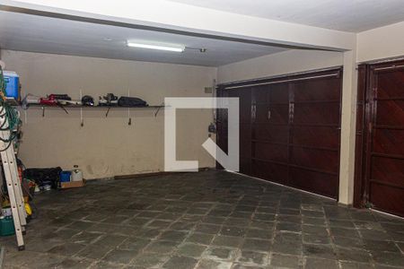 Garagem de casa à venda com 4 quartos, 525m² em Interlagos, São Paulo