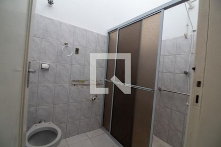 Banheiro de casa à venda com 1 quarto, 95m² em Jardim Aeroporto, São Paulo