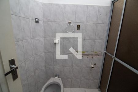 Banheiro de casa à venda com 1 quarto, 95m² em Jardim Aeroporto, São Paulo