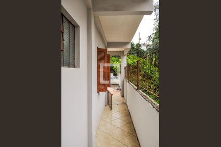 Casa à venda com 90m², 3 quartos e 2 vagas Casa à venda com 90m², 3 quartos e 2 vagasCorredor externo