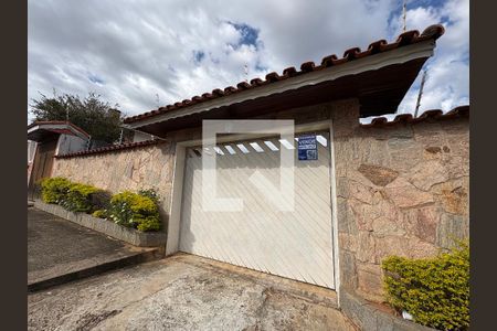 Fachada e Placa de casa à venda com 3 quartos, 750m² em Parque Sao Luiz, Jundiaí