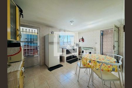 Casa à venda com 3 quartos, 182m² em Jardim Luanda, São Paulo