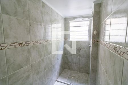 Banheiro de apartamento à venda com 2 quartos, 65m² em Teresópolis, Porto Alegre