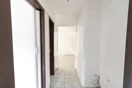 Corredor de apartamento à venda com 2 quartos, 65m² em Teresópolis, Porto Alegre